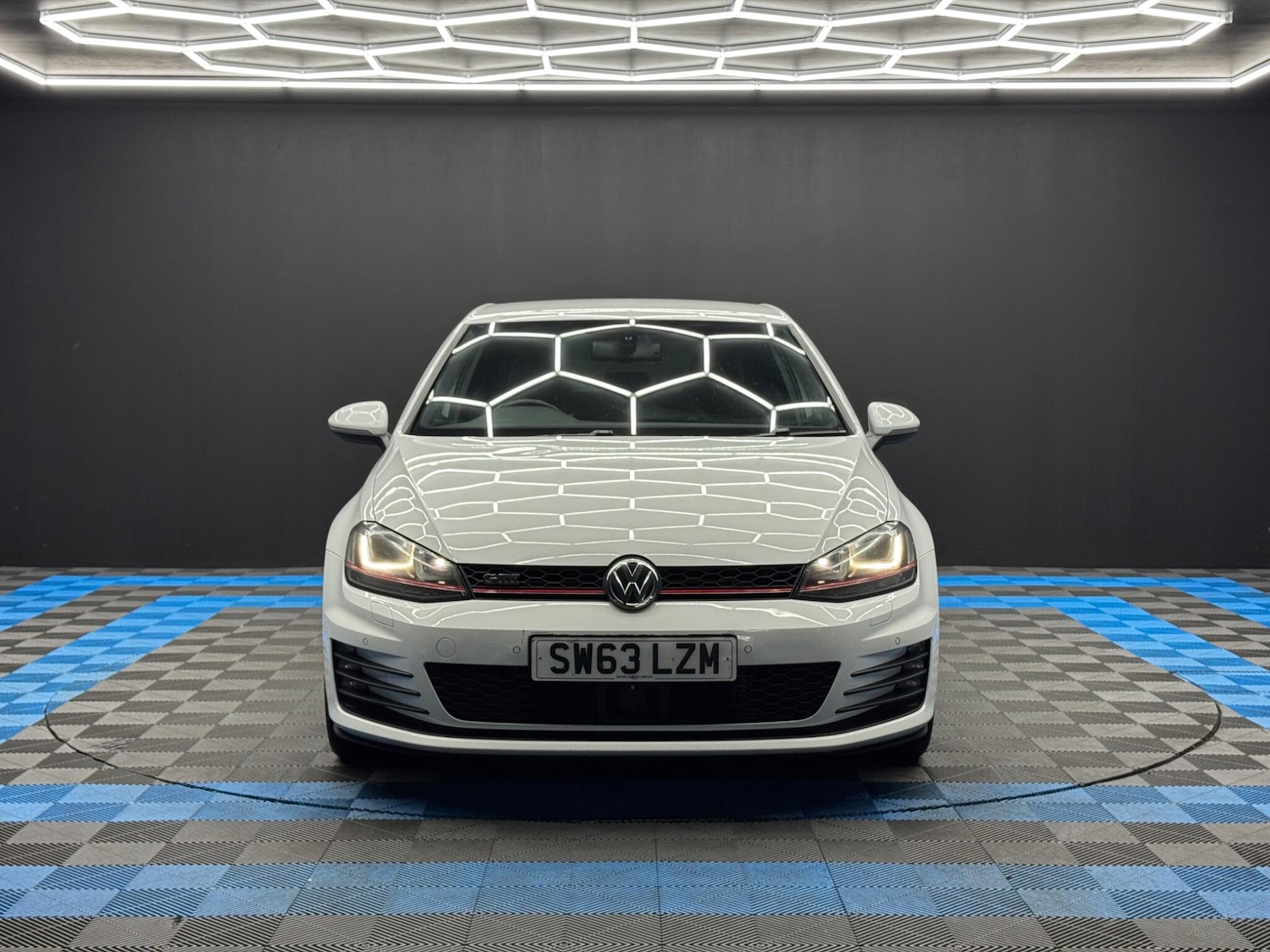 Used Volkswagen Golf 2014 for sale - 77238485: Photo 2