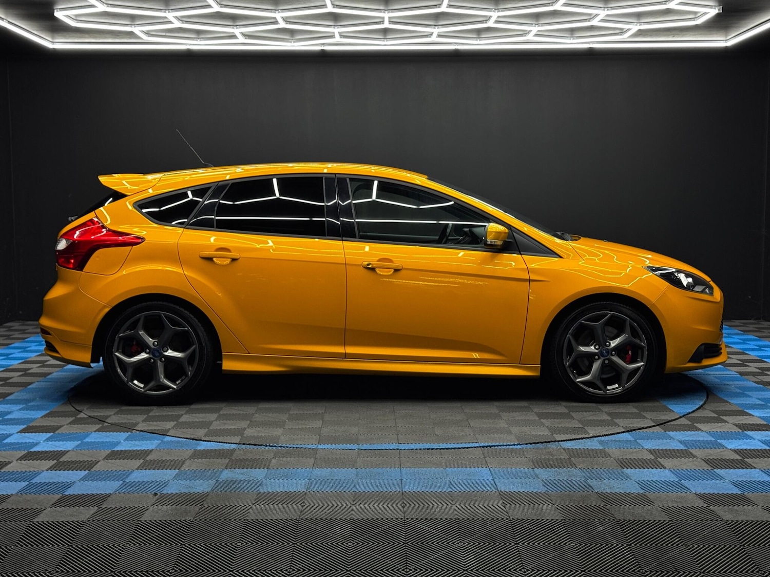 Used Ford Focus 2013 for sale - 76913807: Photo 4