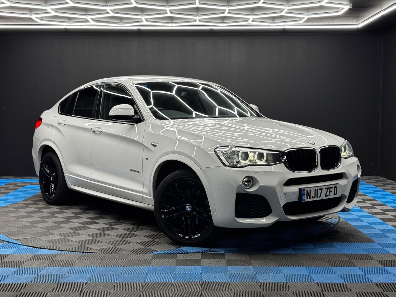 Used BMW X4 2017 for sale - 76620438: Photo 1