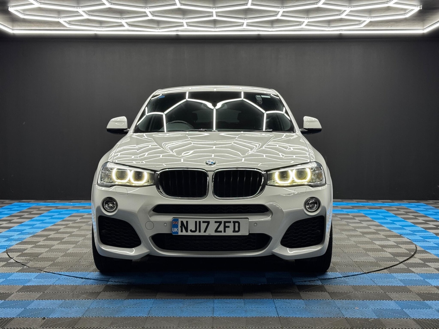 Used BMW X4 2017 for sale - 76620438: Photo 2