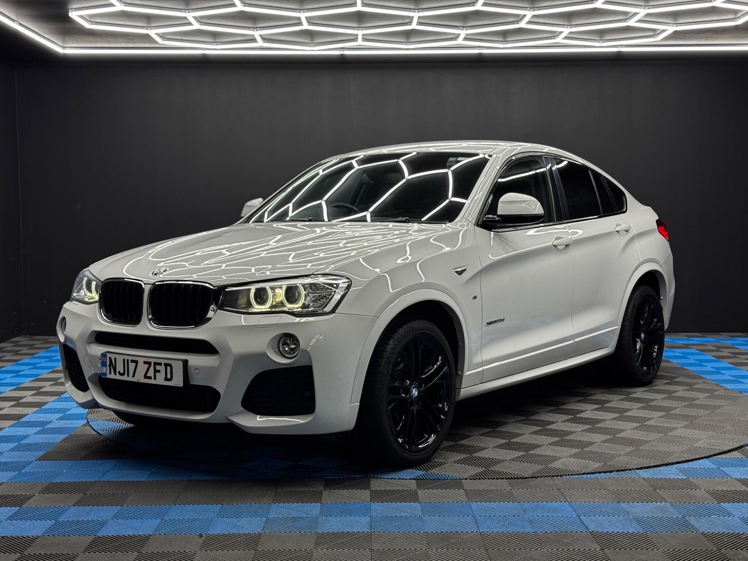 Used BMW X4 2017 for sale - 76620438: Photo 3