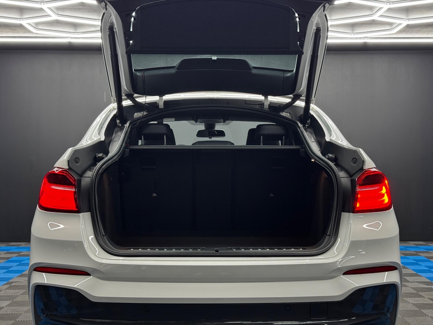 Used BMW X4 2017 for sale - 76620438: Photo 38