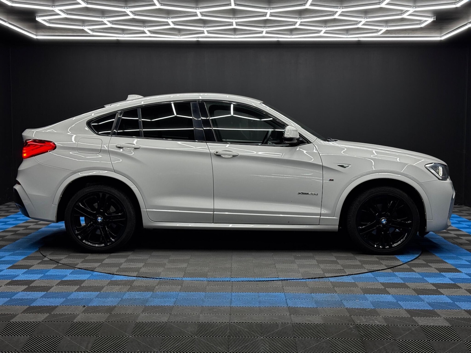 Used BMW X4 2017 for sale - 76620438: Photo 4