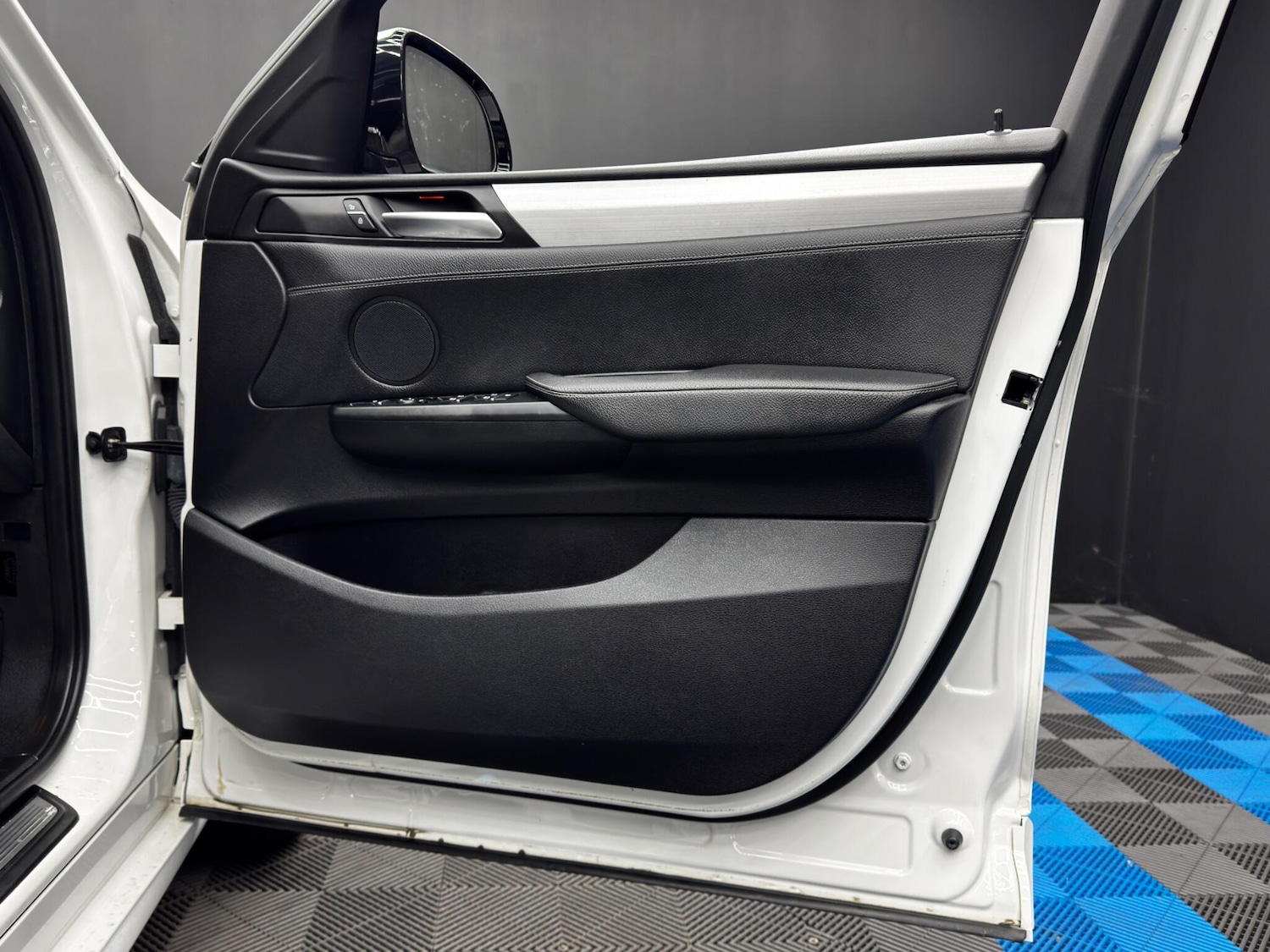 Used BMW X4 2017 for sale - 76620438: Photo 40