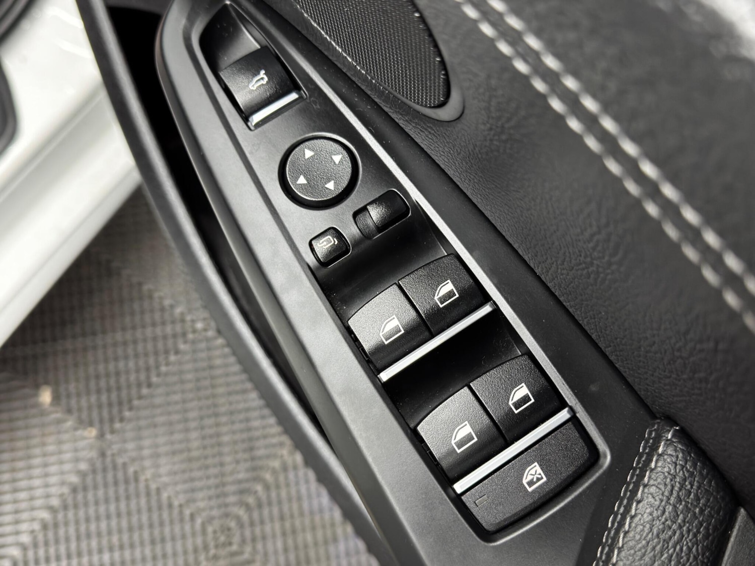 Used BMW X4 2017 for sale - 76620438: Photo 42