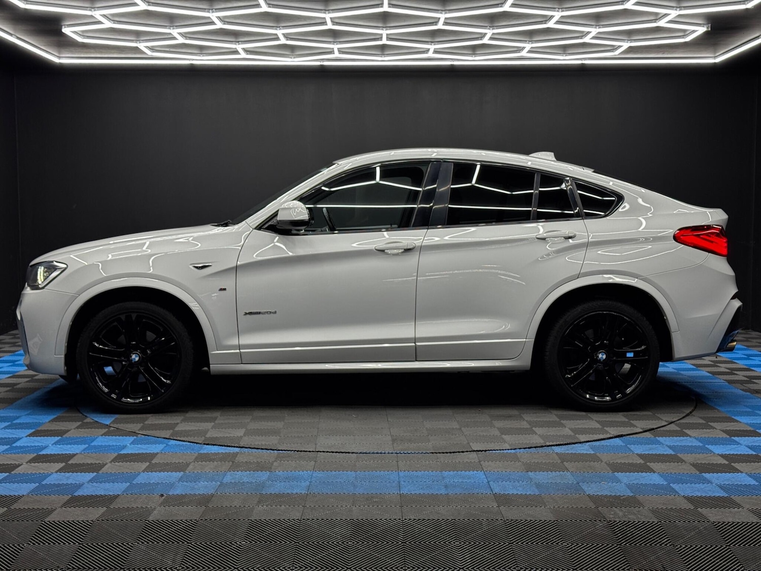 Used BMW X4 2017 for sale - 76620438: Photo 8