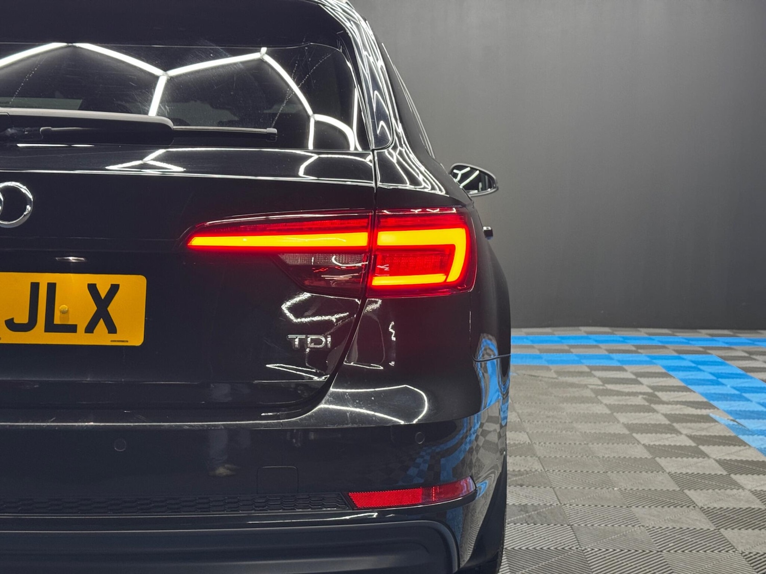 Used Audi A4 2017 for sale - 77696127: Photo 45