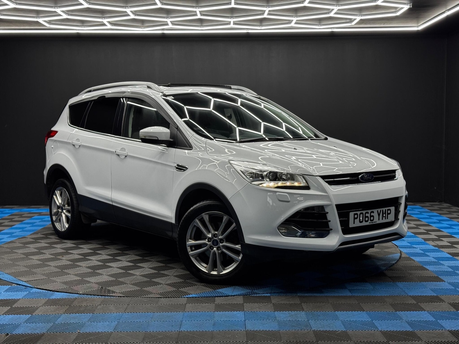 Used Ford Kuga 2016 for sale - 76801163: Photo 1