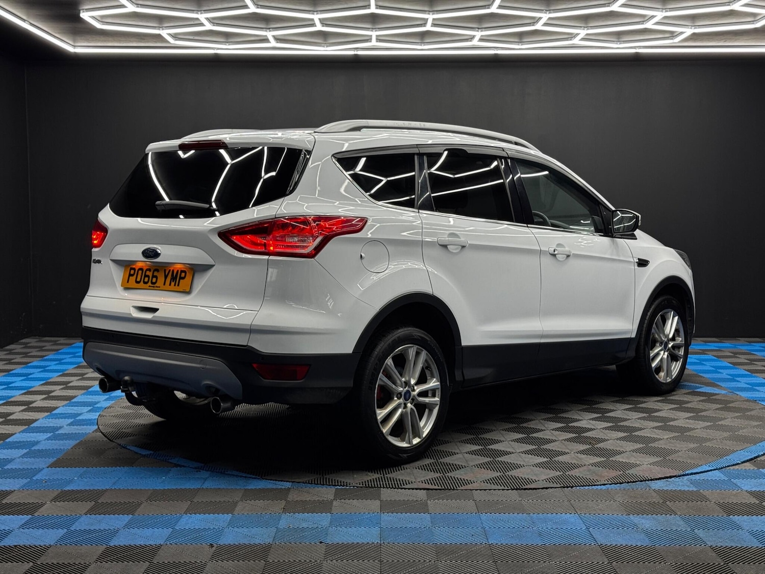 Used Ford Kuga 2016 for sale - 76801163: Photo 5