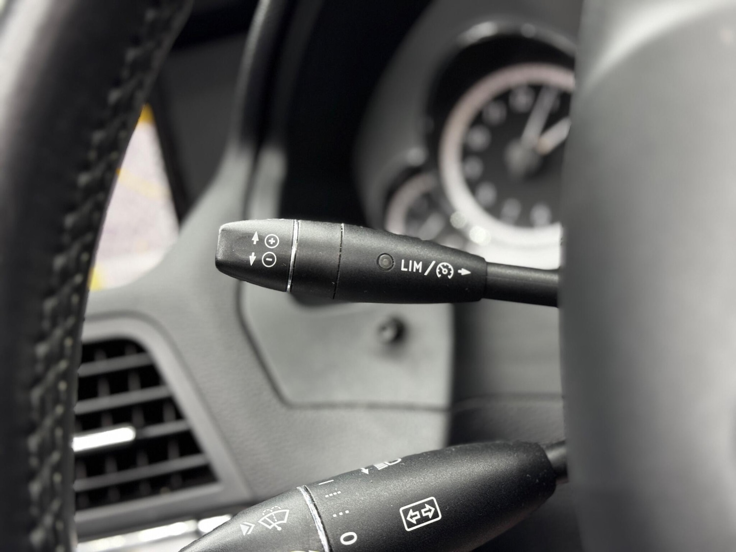 Used Mercedes-Benz E Class 2011 for sale - 76802130: Photo 21