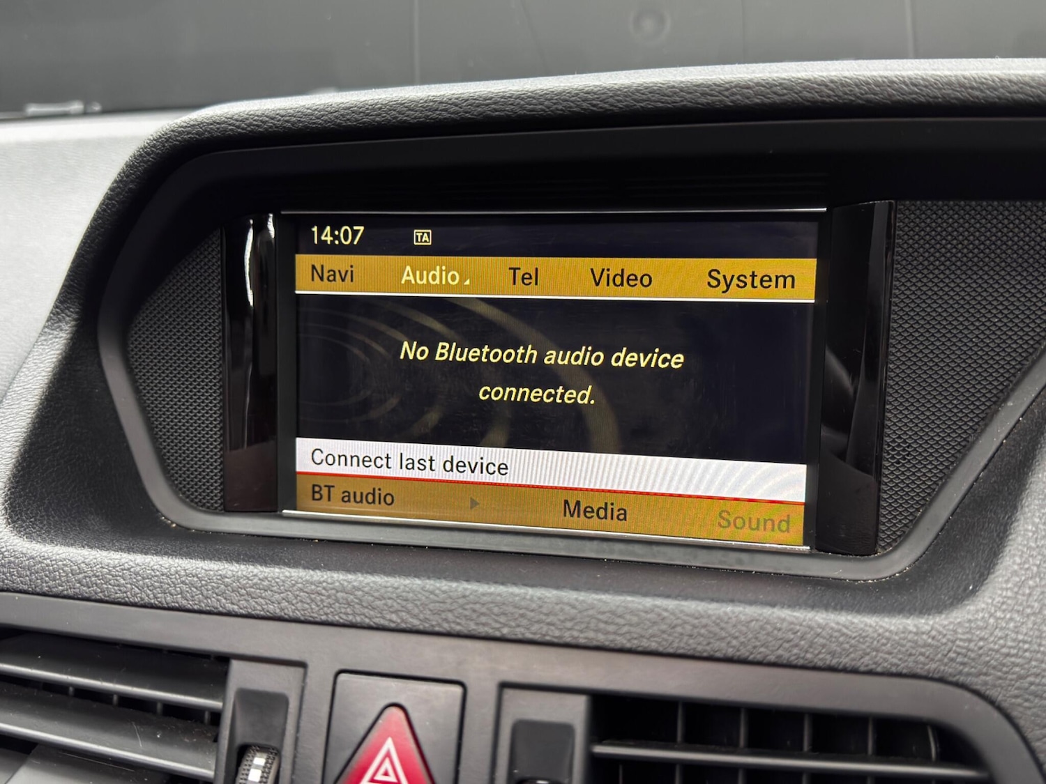 Used Mercedes-Benz E Class 2011 for sale - 76802130: Photo 31