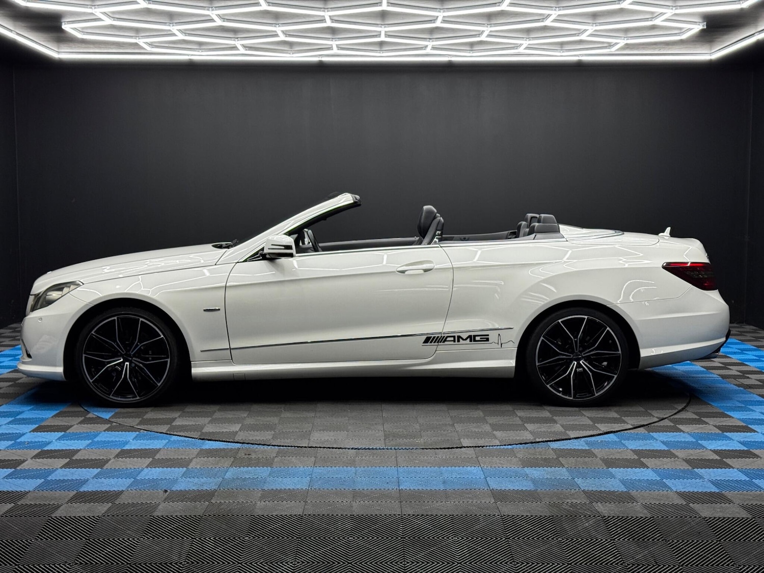 Used Mercedes-Benz E Class 2011 for sale - 76802130: Photo 8