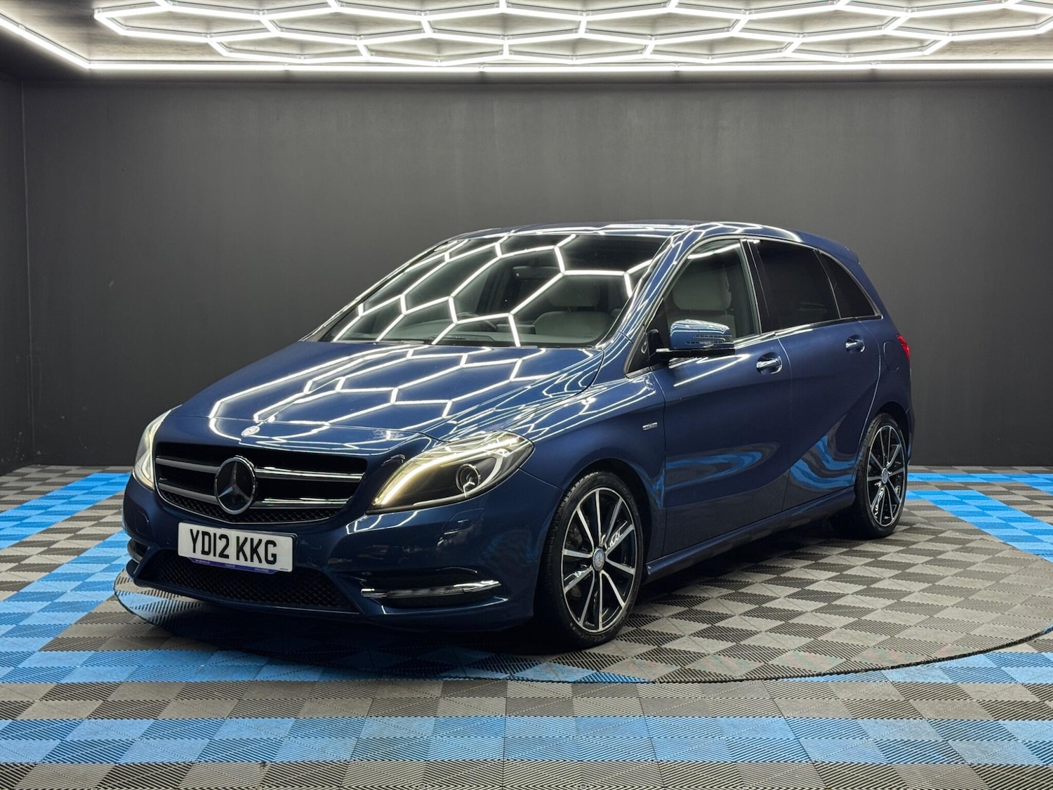 Used Mercedes-Benz B Class for sale - 77238577: Photo 3