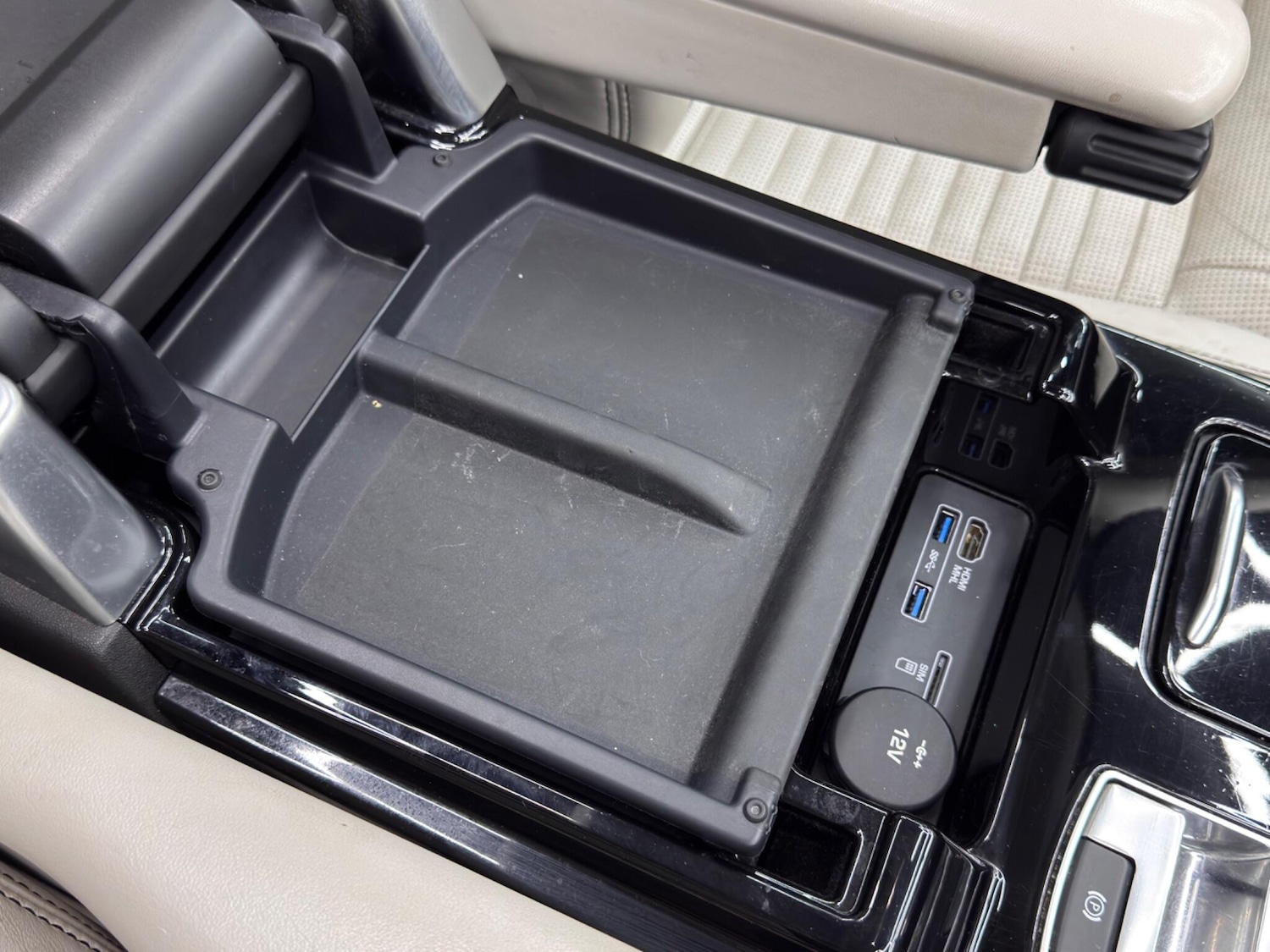 Used Land Rover Discovery 2017 for sale - 76995785: Photo 25