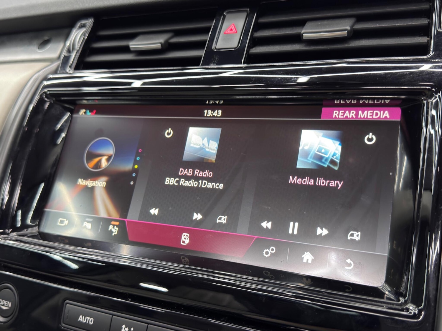 Used Land Rover Discovery 2017 for sale - 76995785: Photo 36