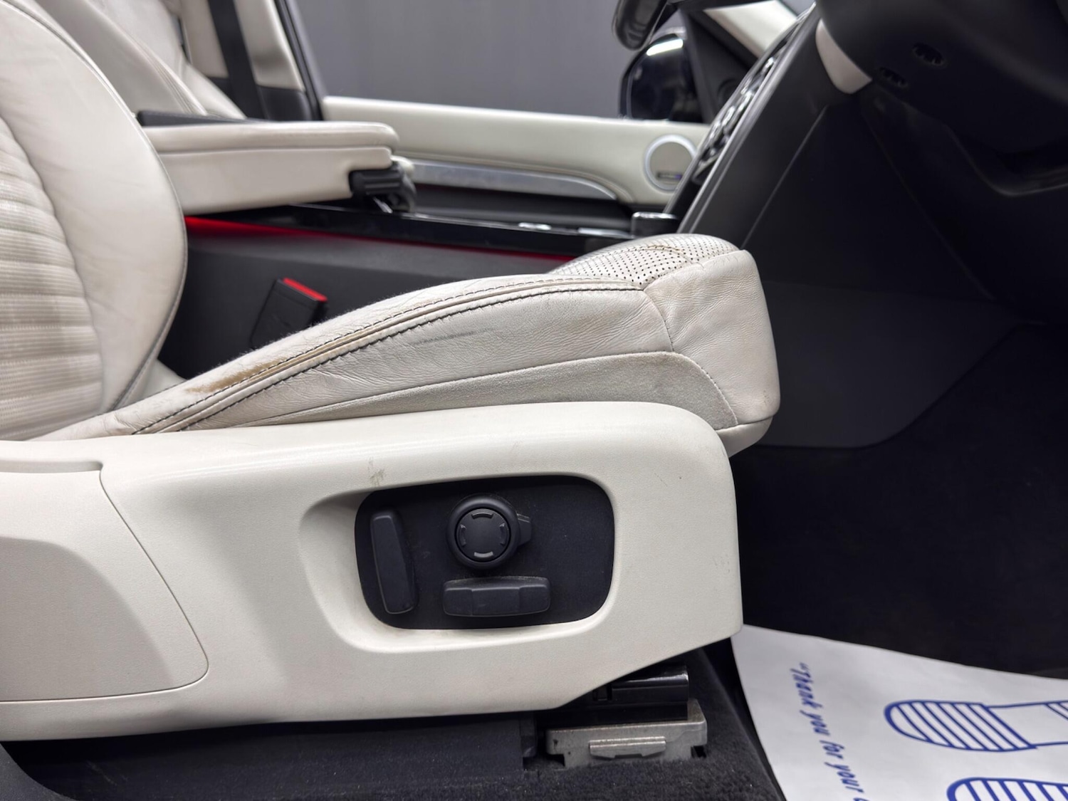 Used Land Rover Discovery 2017 for sale - 76995785: Photo 50