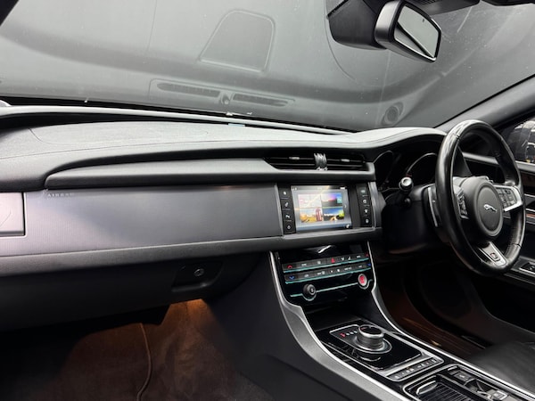 Used Jaguar XF 2018 for sale - 76200267: Photo 11