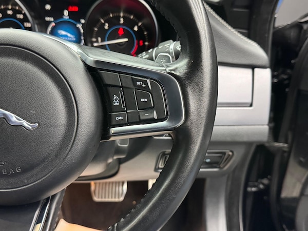 Used Jaguar XF 2018 for sale - 76200267: Photo 21