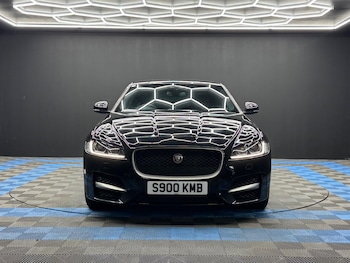 Used Jaguar XF 2018 for sale - 76200267: Photo 2