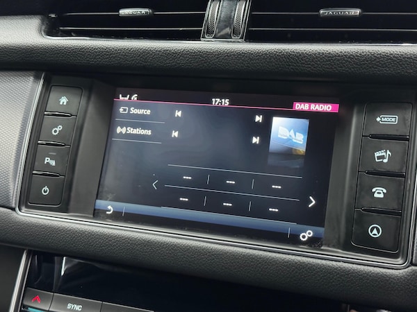 Used Jaguar XF 2018 for sale - 76200267: Photo 30