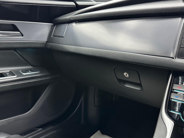 Used Jaguar XF 2018 for sale - 76200267: Photo 35