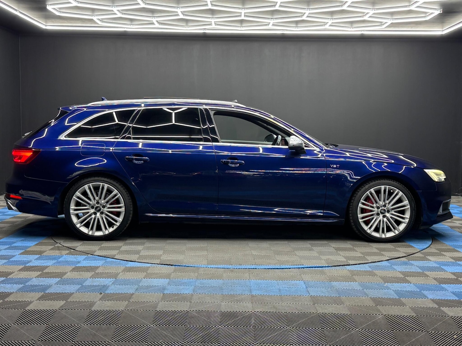 Used Audi A4 2017 for sale - 77097990: Photo 4