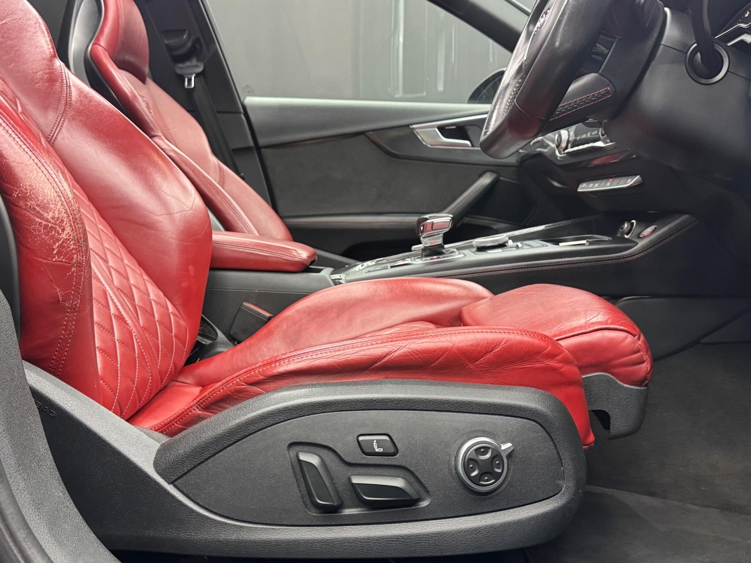 Used Audi A4 2017 for sale - 77097990: Photo 44