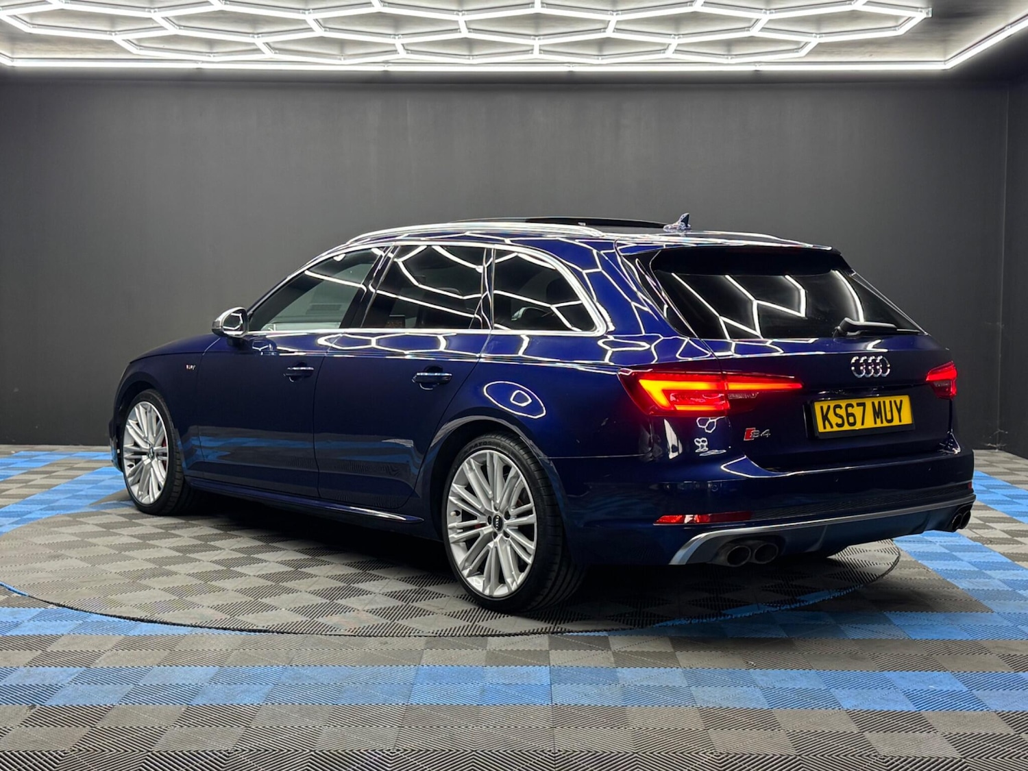 Used Audi A4 2017 for sale - 77097990: Photo 7