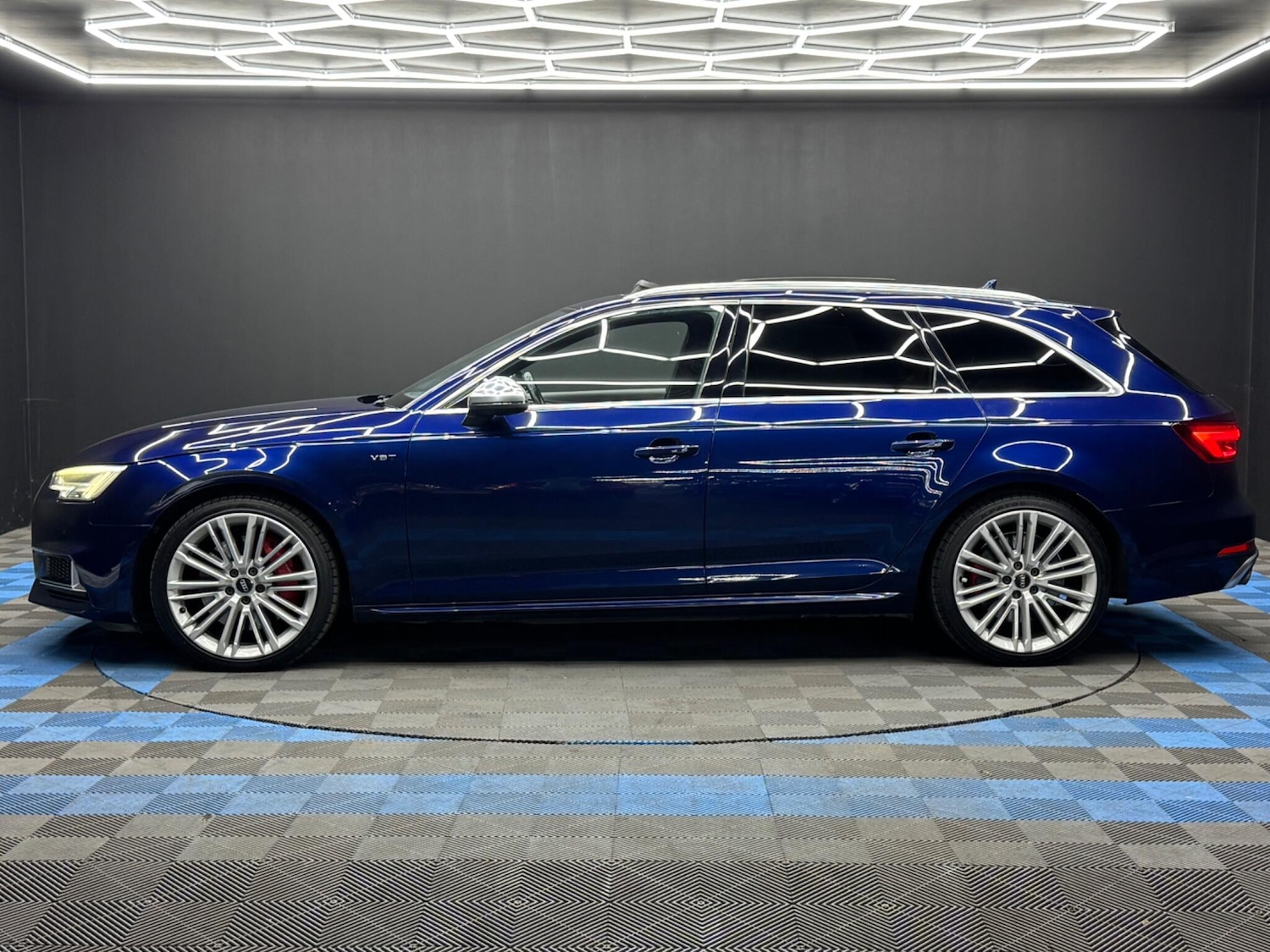 Used Audi A4 2017 for sale - 77097990: Photo 8