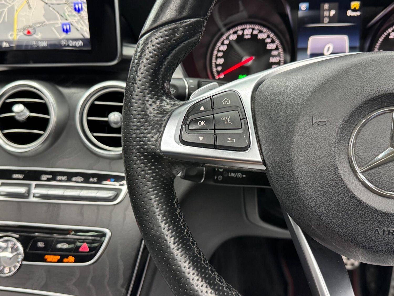 Used Mercedes-Benz C-Class 2015 for sale - 76152579: Photo 20