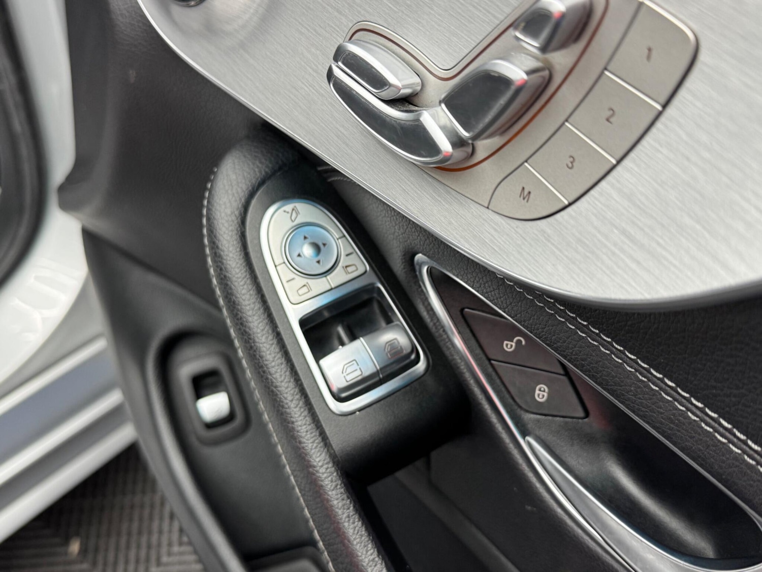 Used Mercedes-Benz C-Class 2015 for sale - 76152579: Photo 39