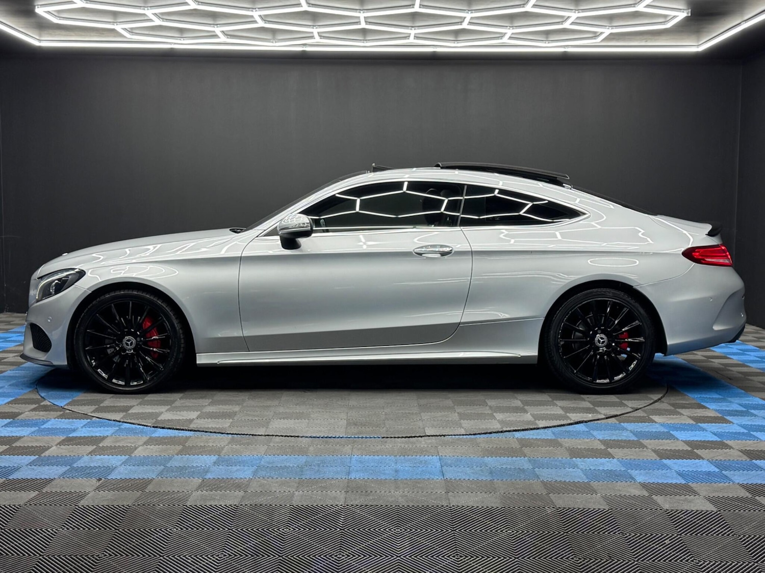 Used Mercedes-Benz C-Class 2015 for sale - 76152579: Photo 8
