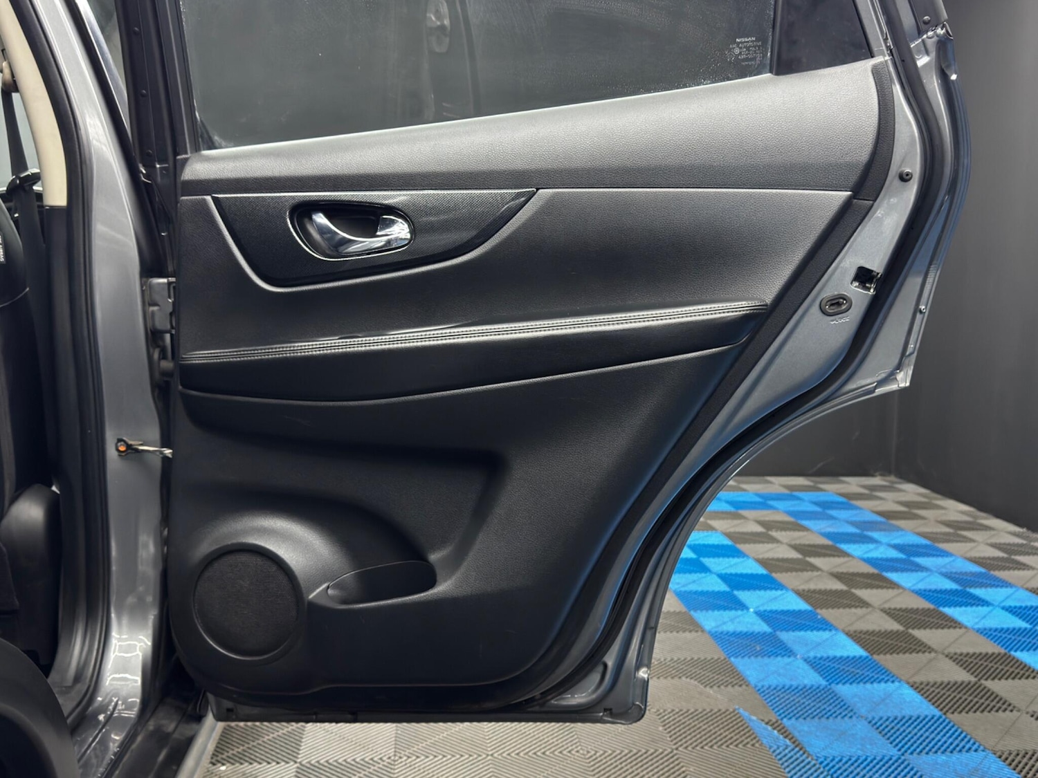 Used Nissan X-Trail for sale - 78170883: Photo 42