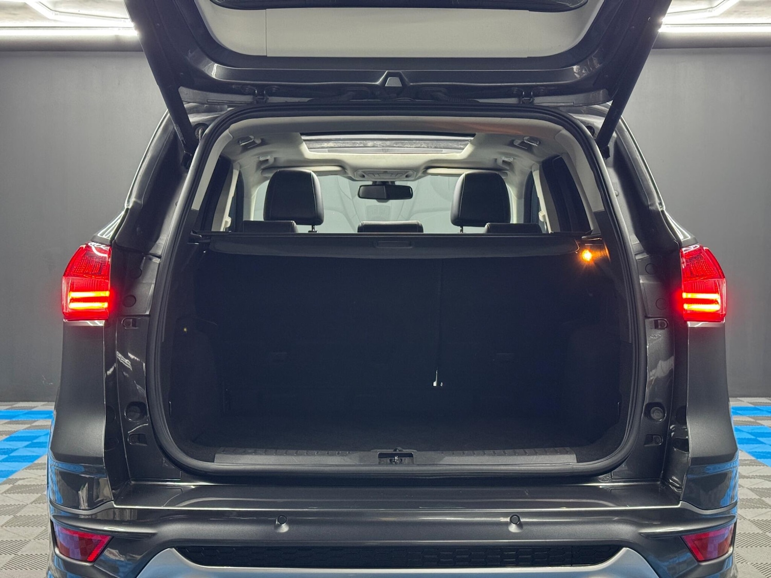 Used Ford Kuga 2015 for sale - 77440215: Photo 37