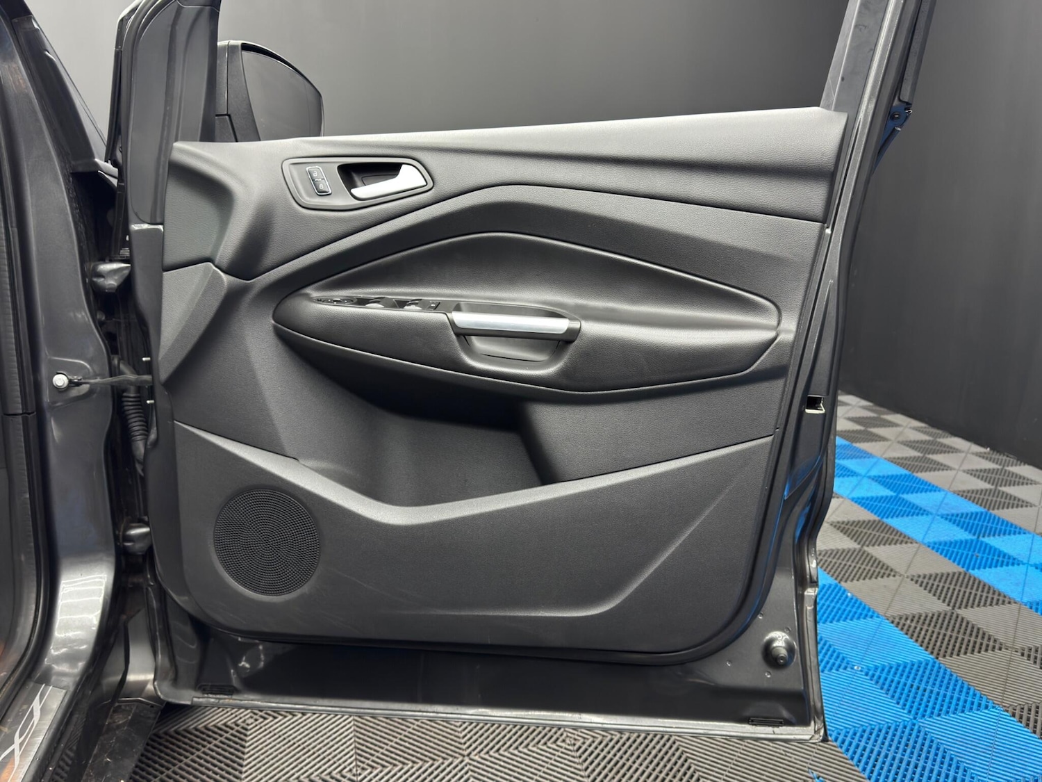 Used Ford Kuga 2015 for sale - 77440215: Photo 38