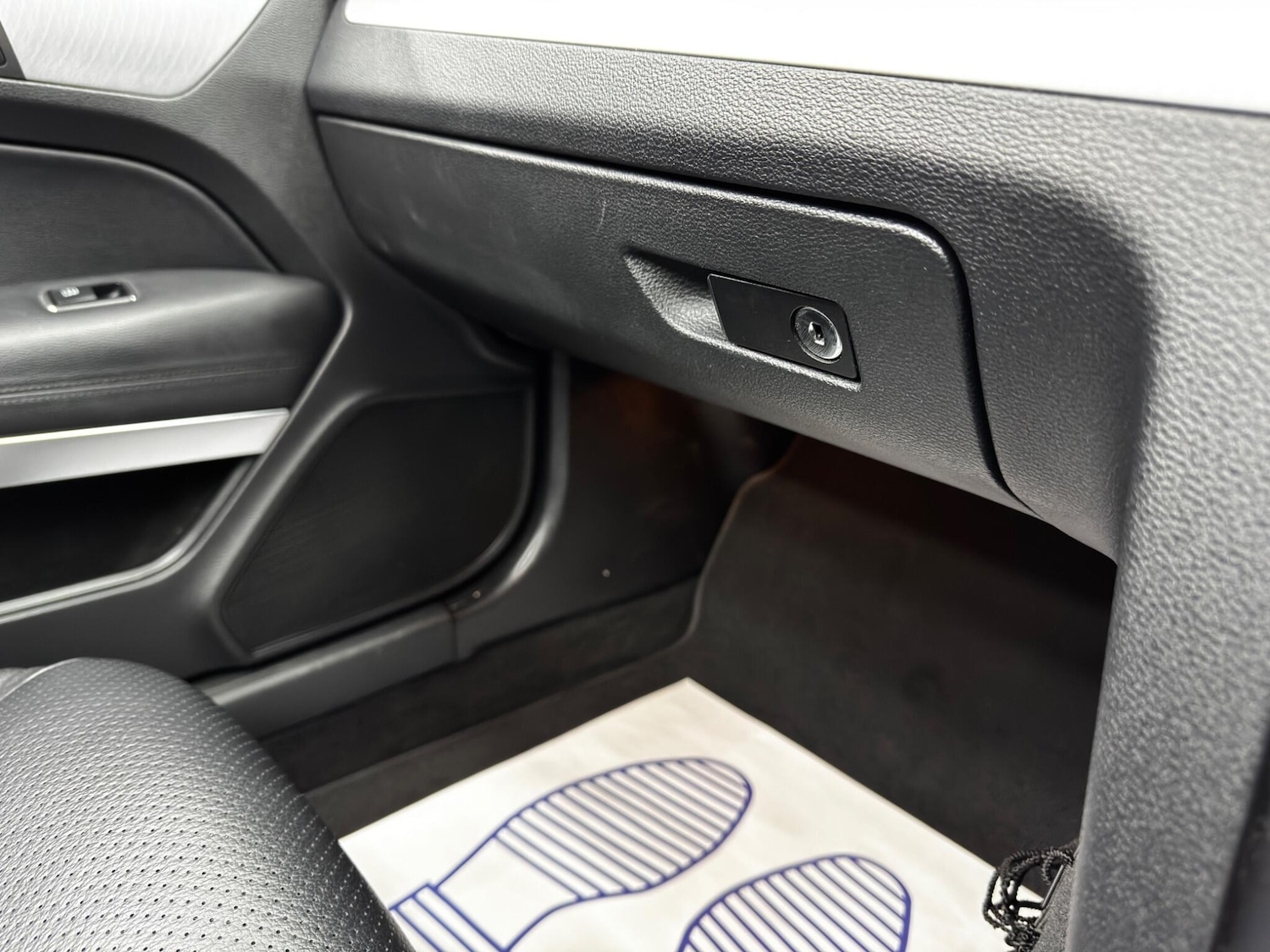 Used Mercedes-Benz E Class 2012 for sale - 76865292: Photo 32