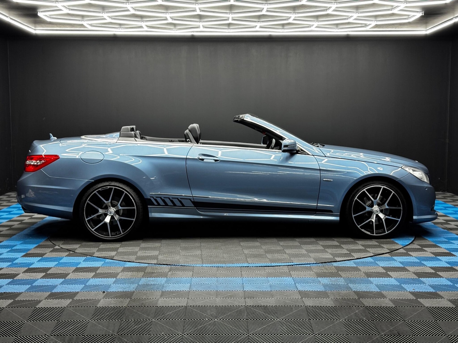 Used Mercedes-Benz E Class 2012 for sale - 76865292: Photo 4