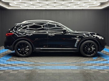 Used Infiniti QX70 2014 for sale - 78417476: Photo