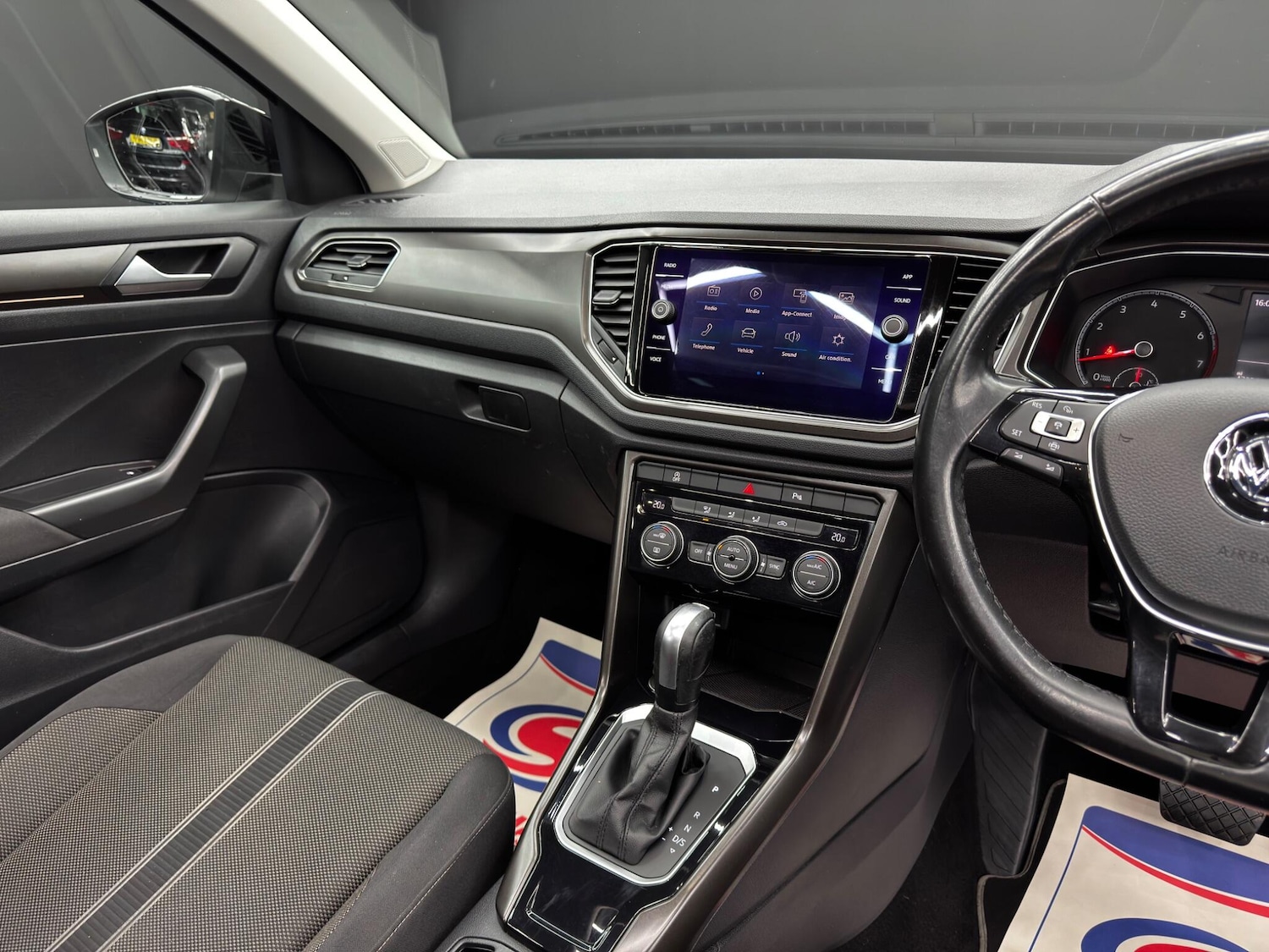 Used Volkswagen T-Roc 2019 for sale - 76441159: Photo 23