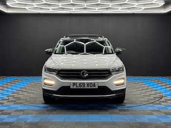 Used Volkswagen T-Roc 2019 for sale - 76441159: Photo