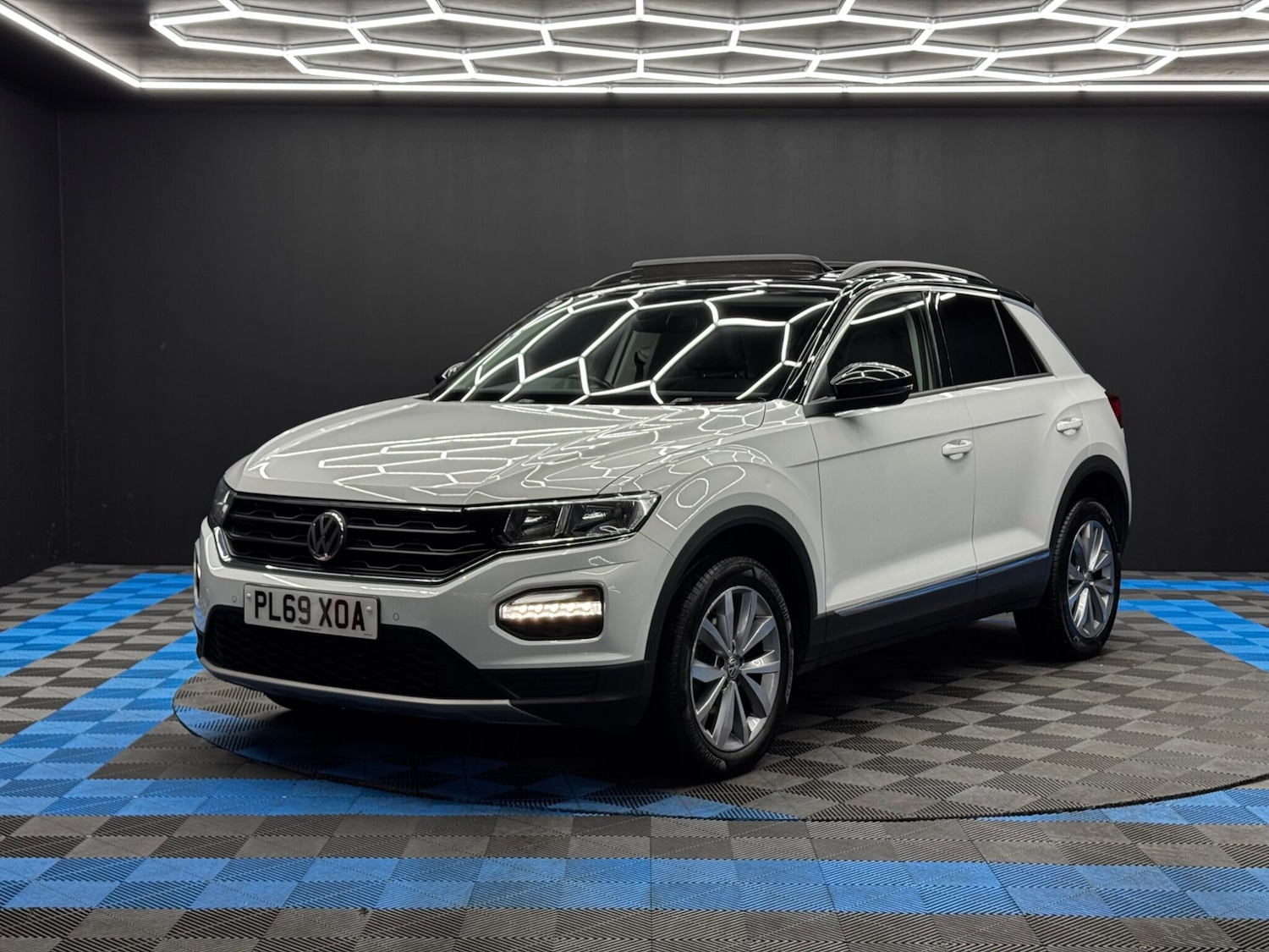 Used Volkswagen T-Roc 2019 for sale - 76441159: Photo 3