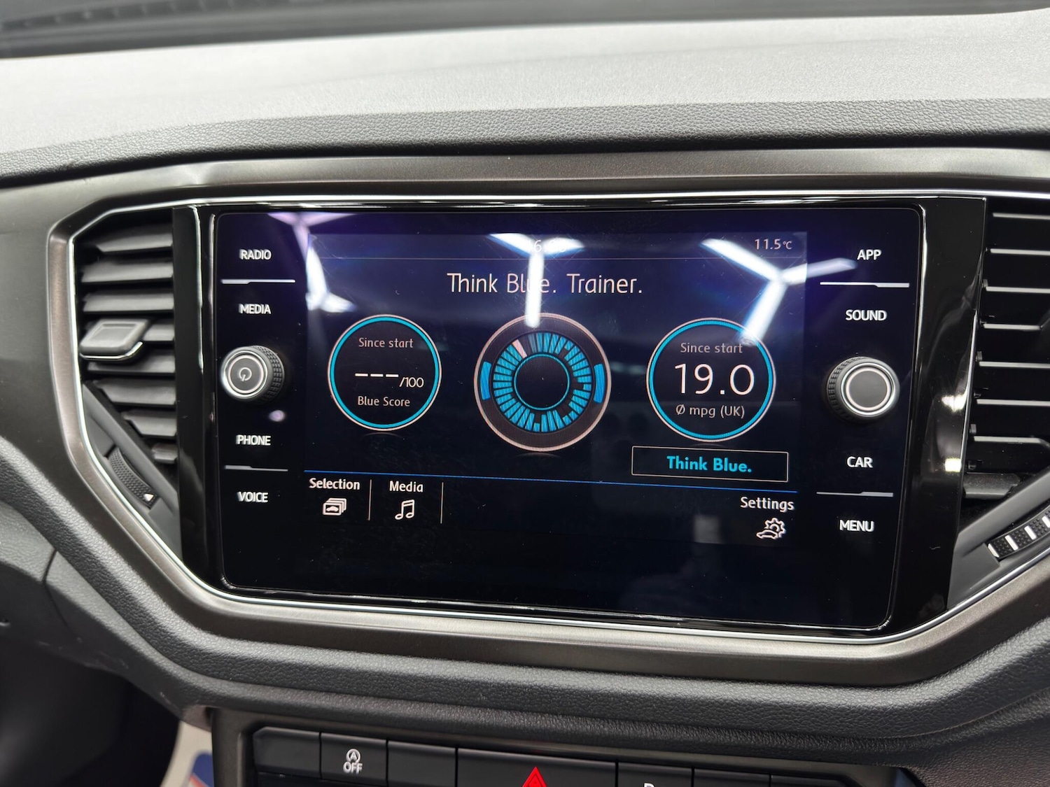 Used Volkswagen T-Roc 2019 for sale - 76441159: Photo 32