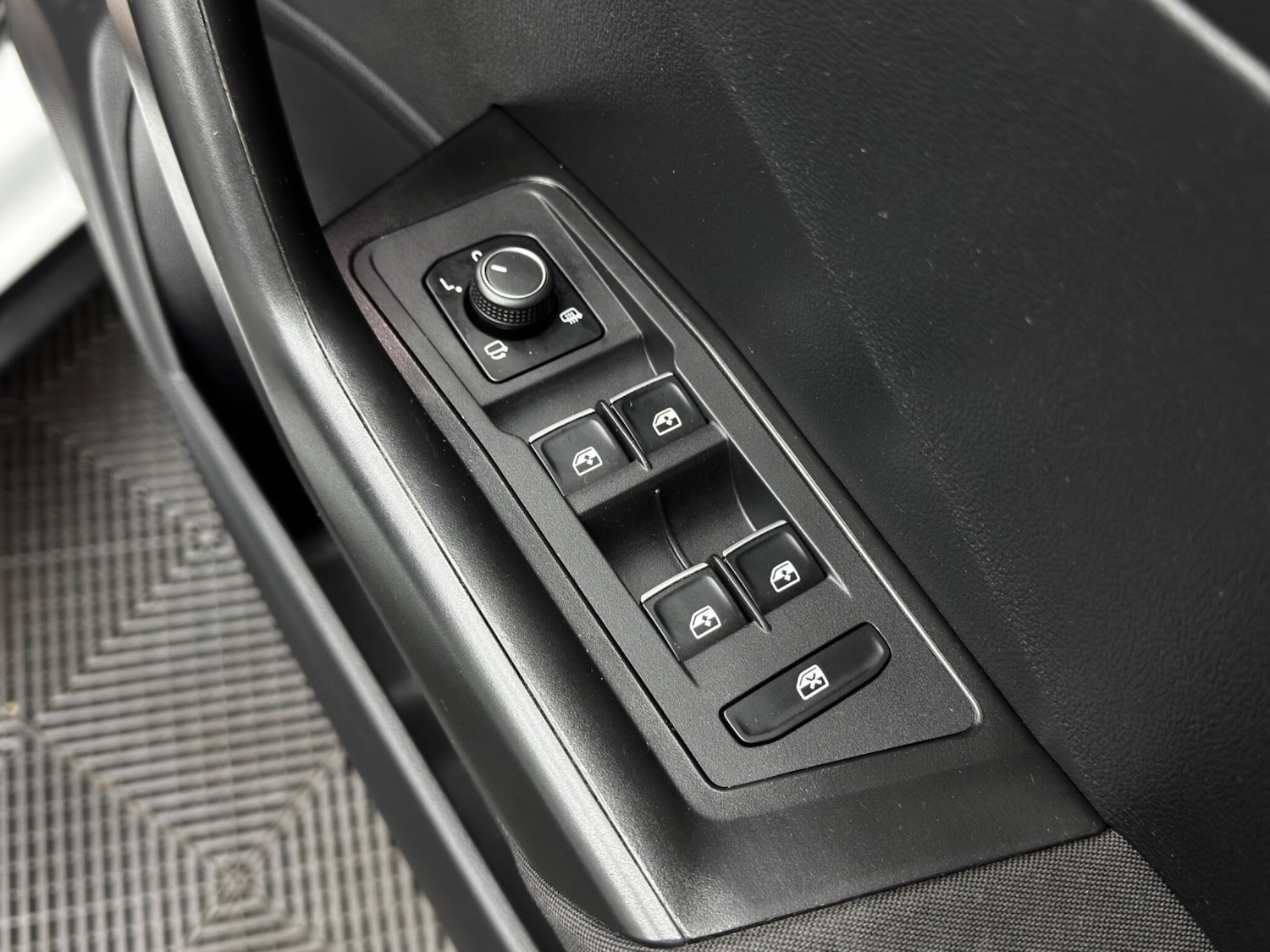 Used Volkswagen T-Roc 2019 for sale - 76441159: Photo 47