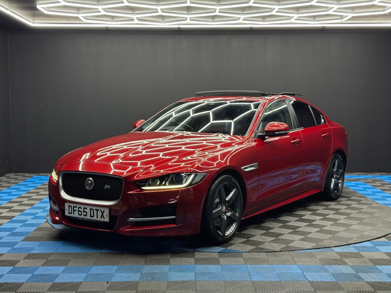 Used Jaguar XE for sale - 77237853: Photo 3