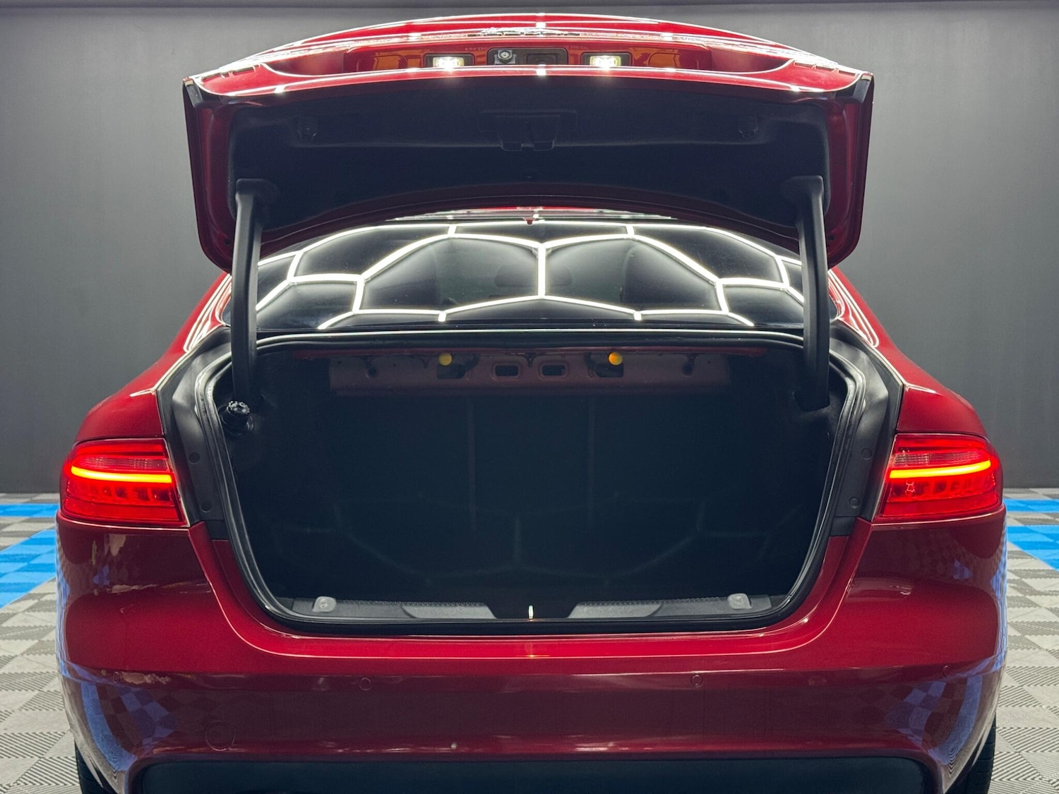 Used Jaguar XE for sale - 77237853: Photo 35