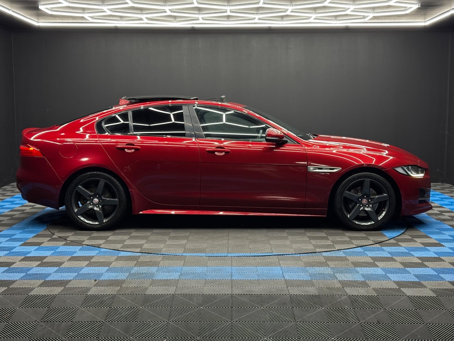 Used Jaguar XE for sale - 77237853: Photo 4