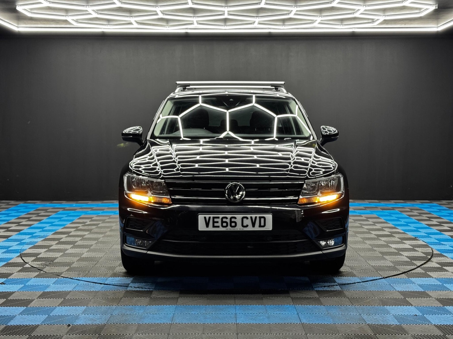 Used Volkswagen Tiguan 2016 for sale - 76865614: Photo 2