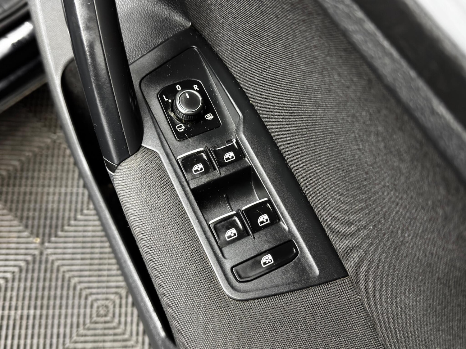 Used Volkswagen Tiguan 2016 for sale - 76865614: Photo 41