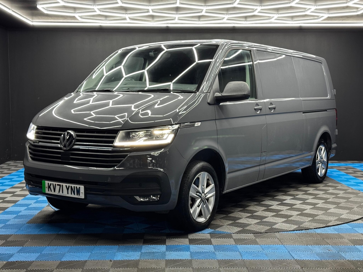 Used Volkswagen Transporter for sale - 77016952: Photo 3