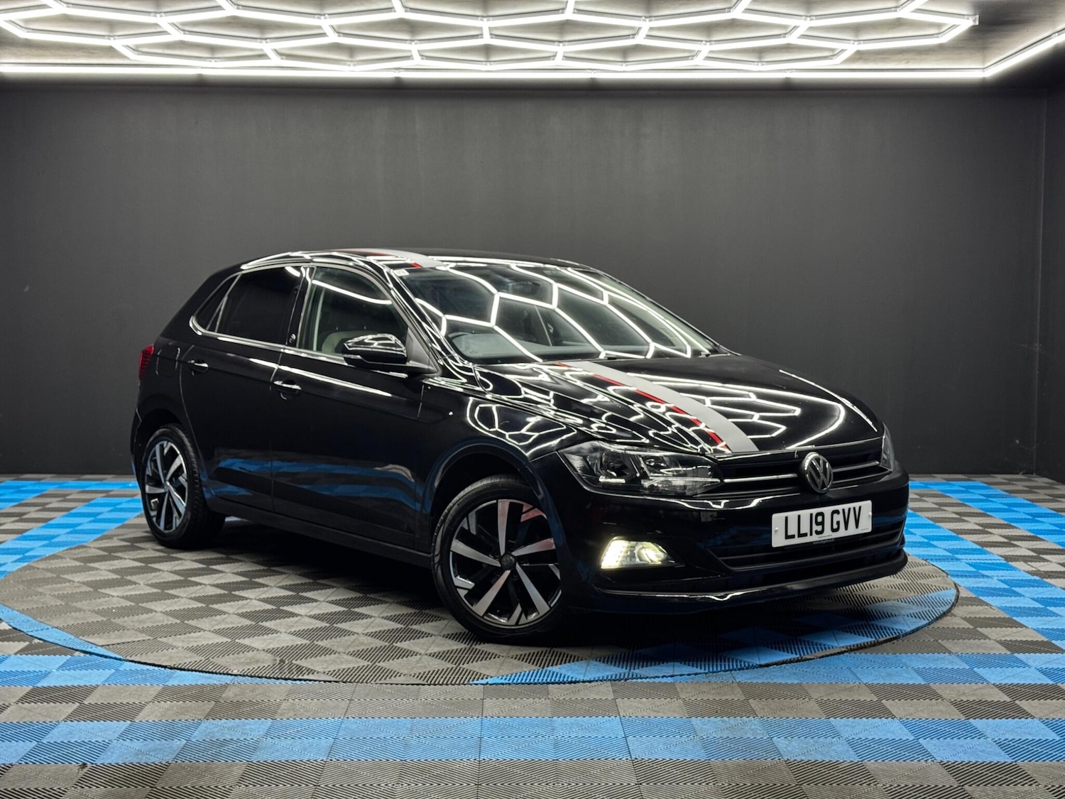 Used Volkswagen Polo 2019 for sale - 76689368: Photo 1